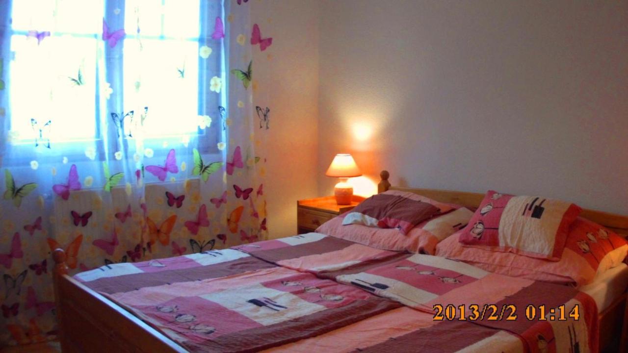 Fészek Apartmanház Vonyarcvashegy Esterno foto