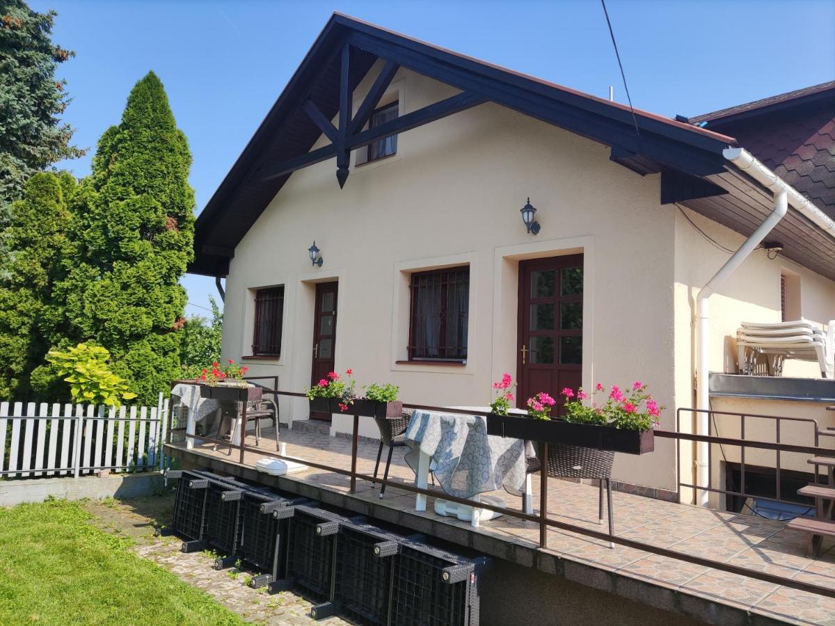 Fészek Apartmanház Vonyarcvashegy Esterno foto