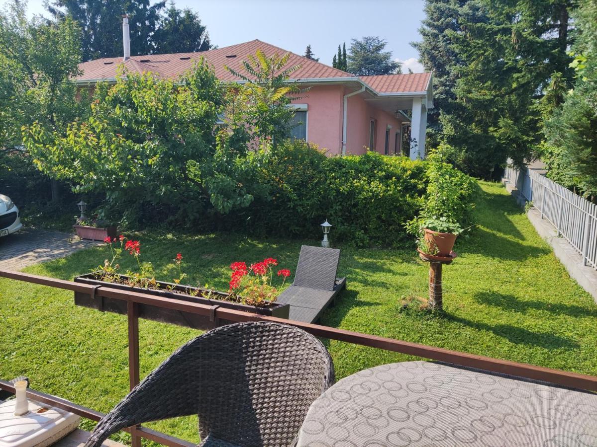Fészek Apartmanház Vonyarcvashegy Esterno foto
