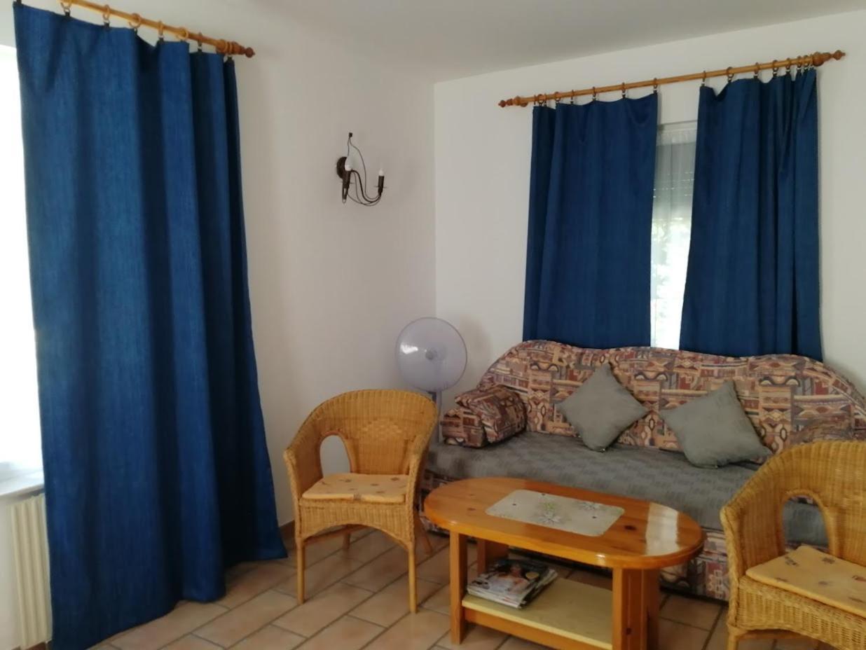 Fészek Apartmanház Vonyarcvashegy Esterno foto